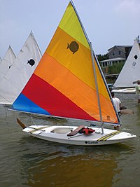 200px-Sunfish_rigged_for_sailing.jpg